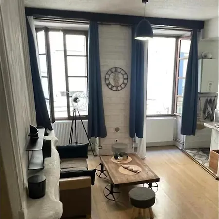 Hyper Centre Apartment